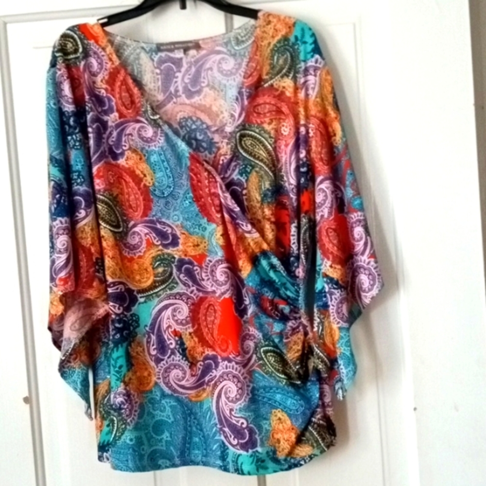 Kate and Mallory silky paisley top size large